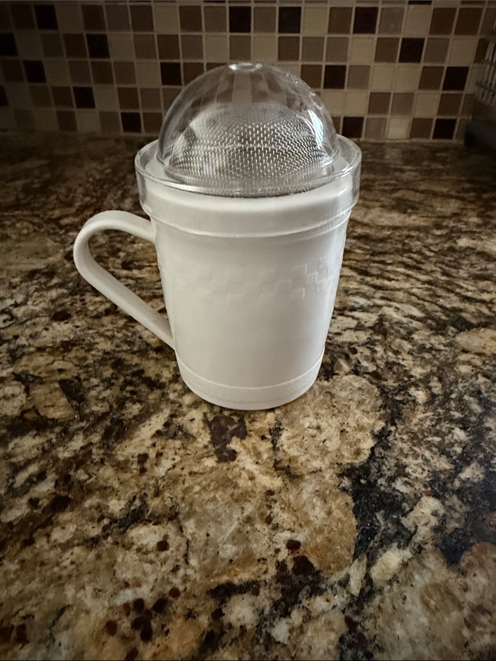 Pampered Chef Sugar ShakerWhite Citrus Juicer Mug with Handle - Home Kitchen